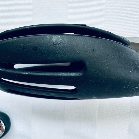 Pampered Chef Kitchen Tools - Picture 7 of 11